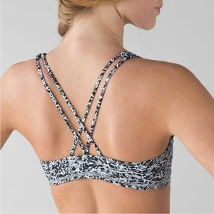 Lululemon🍋 Free To Be Bra H2O Mini Ripple White Seal Grey (Like New)
